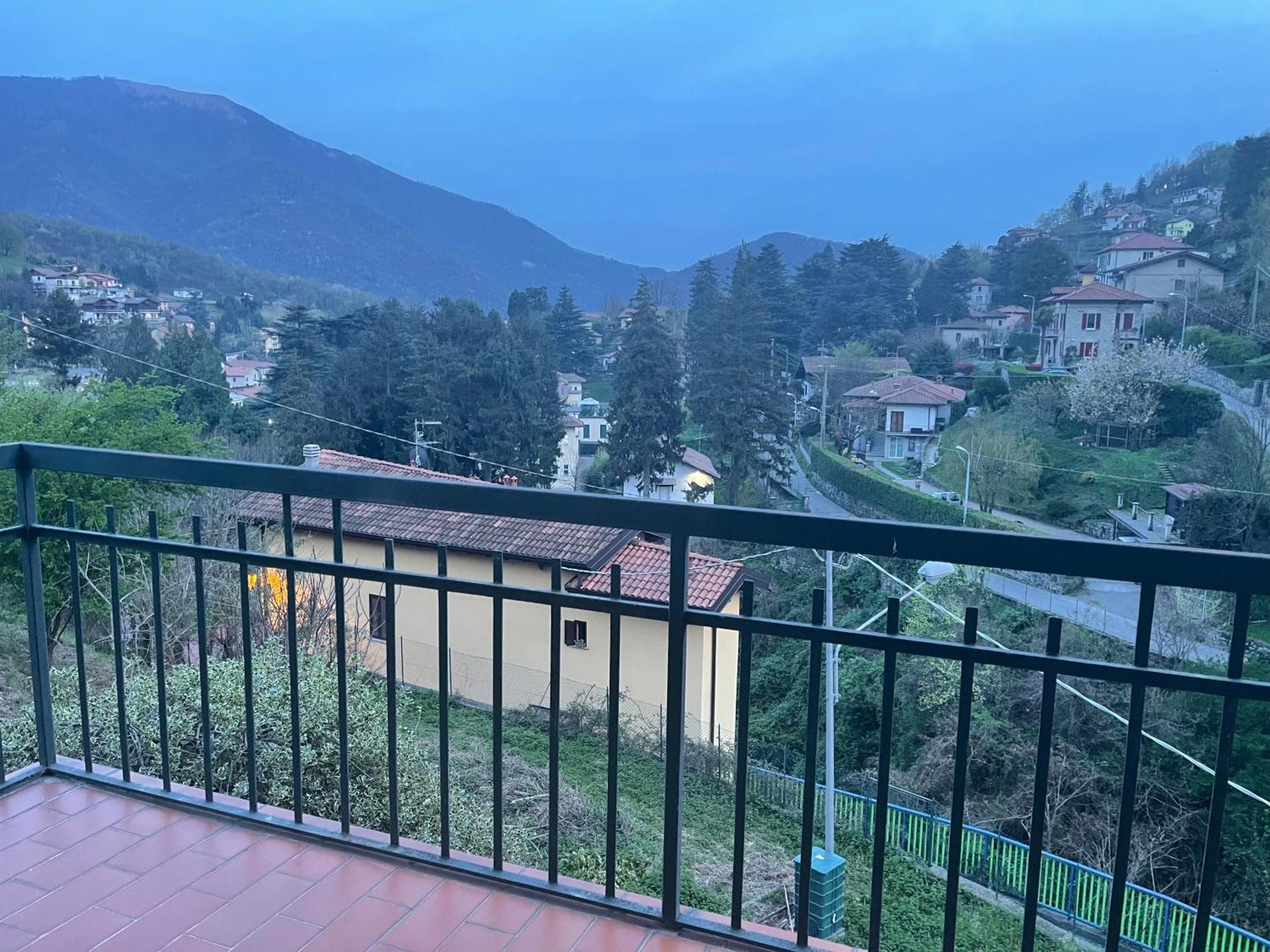 Laghi Di Como Appartamento Di Licinia E Mario Asso 外观 照片